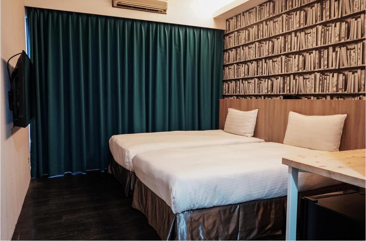 Talmud Hotel Gongyuan Taichung Rom bilde