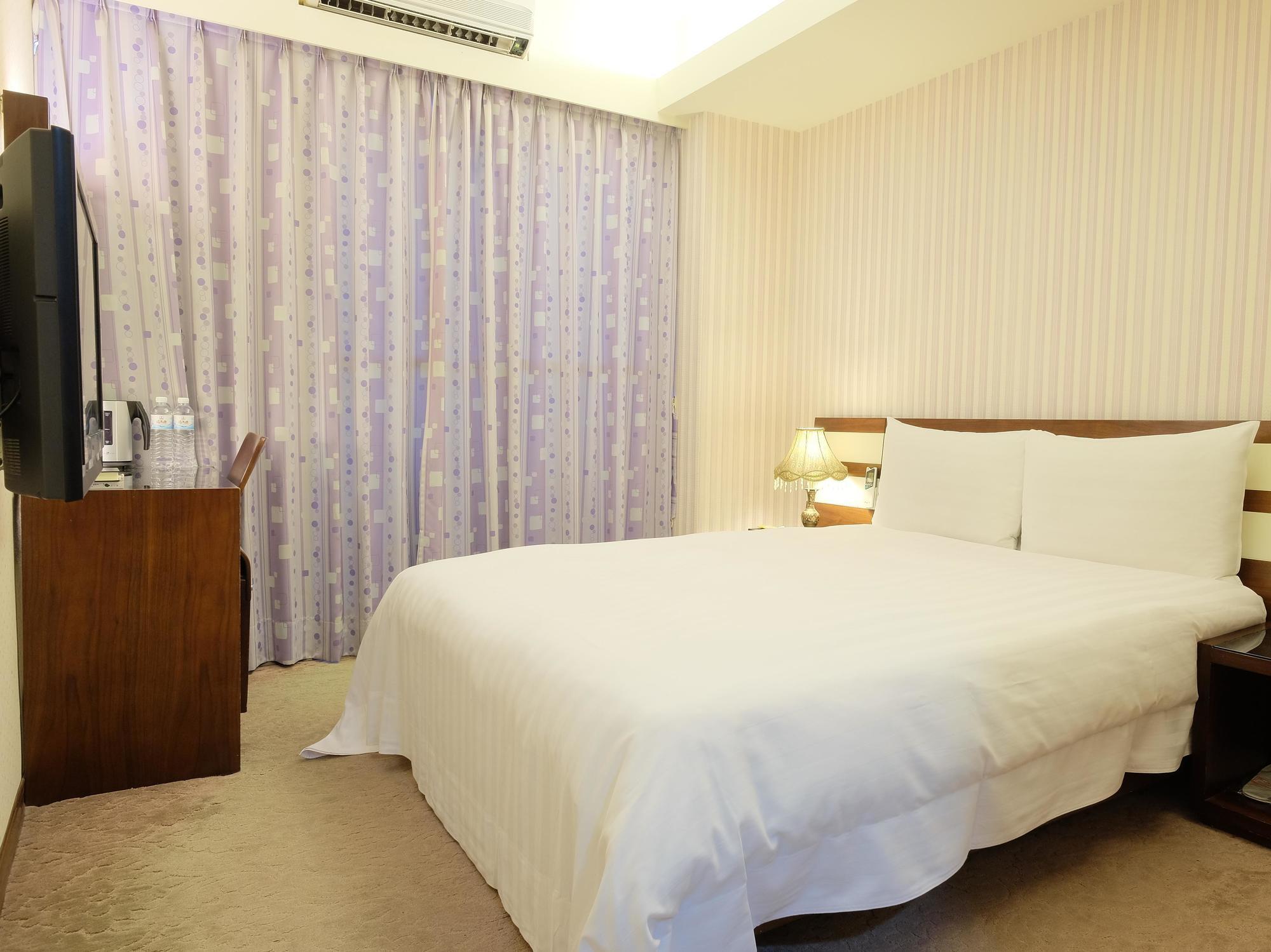 Talmud Hotel Gongyuan Taichung Eksteriør bilde