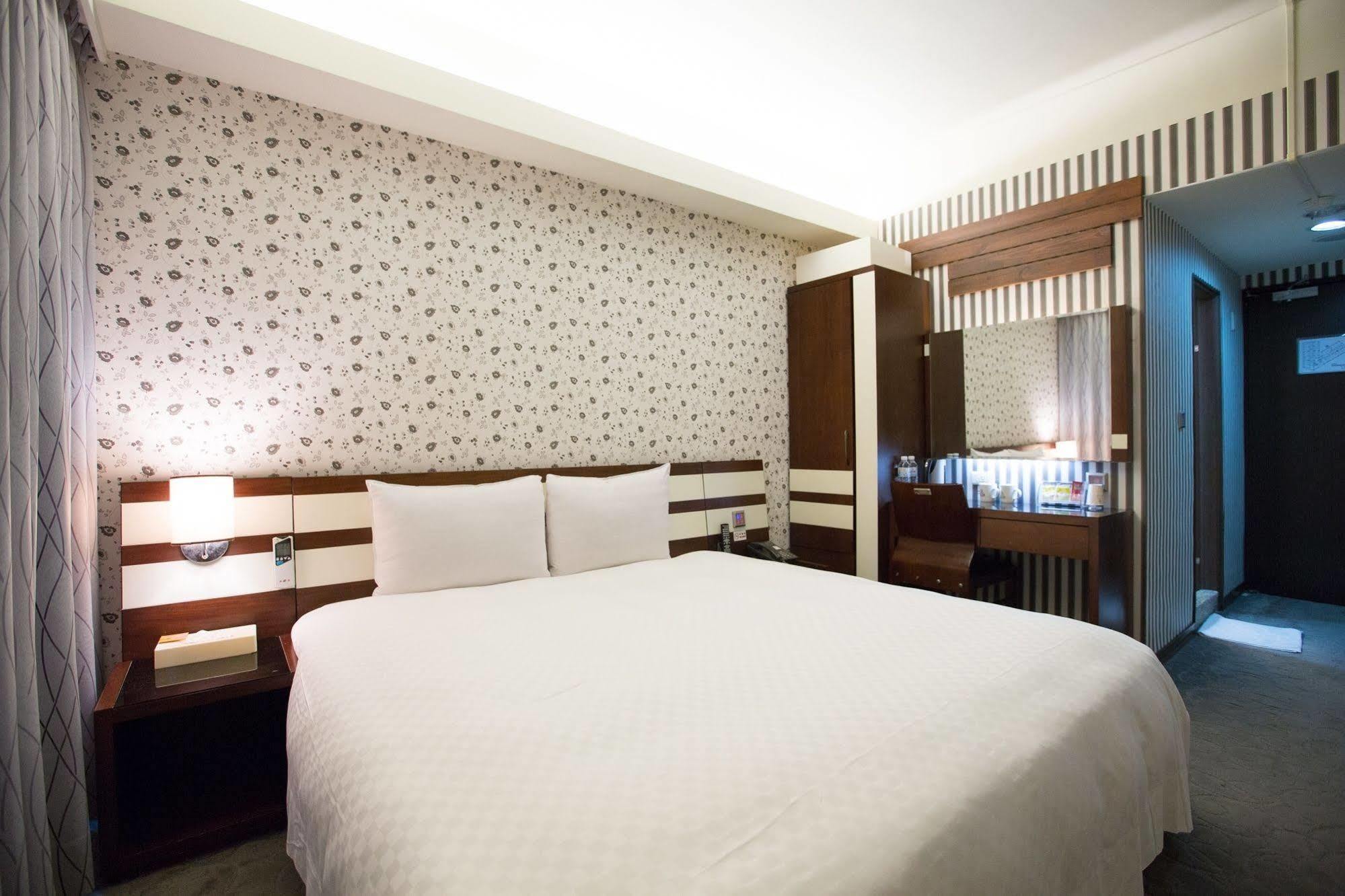 Talmud Hotel Gongyuan Taichung Eksteriør bilde