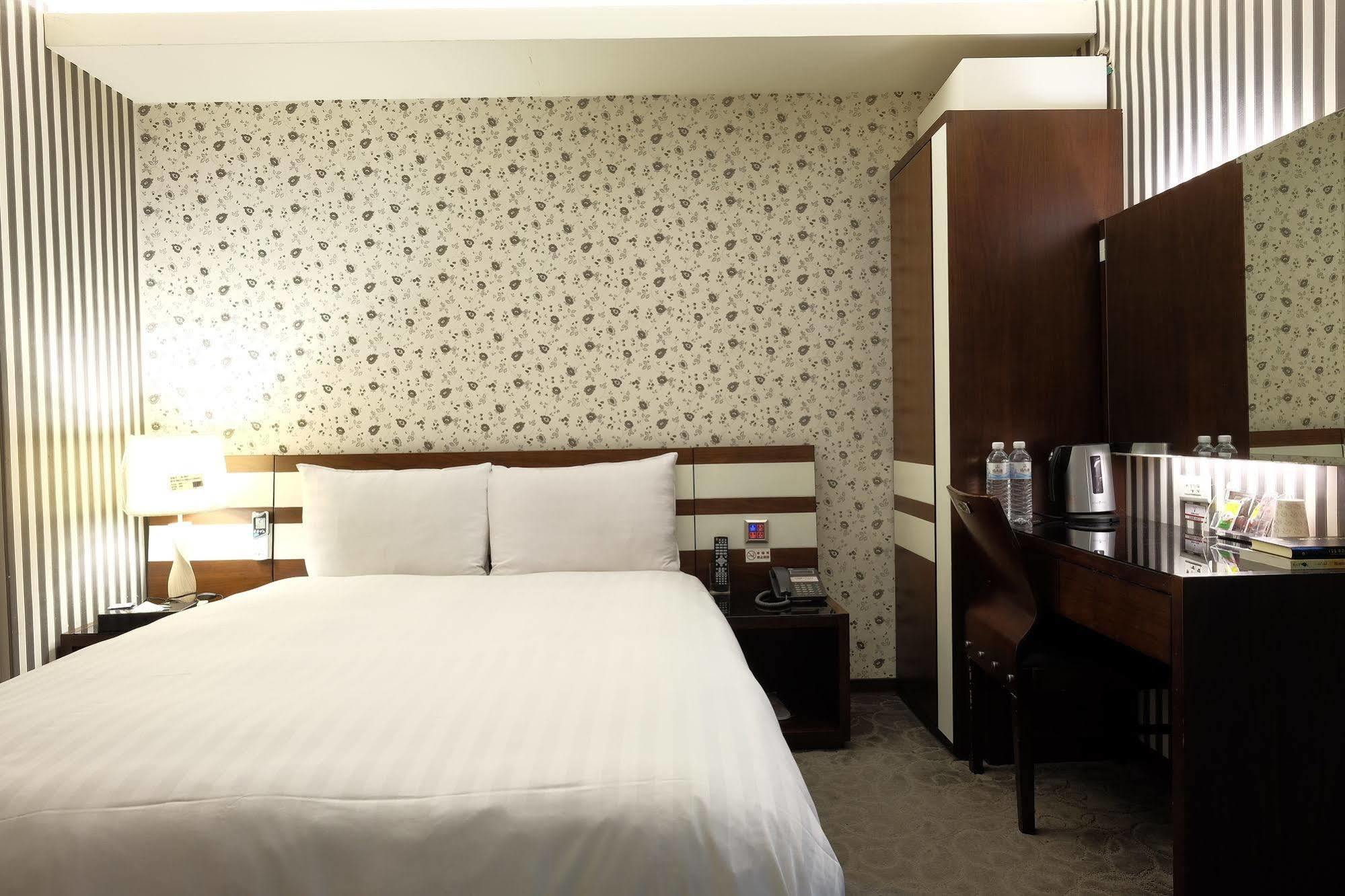 Talmud Hotel Gongyuan Taichung Eksteriør bilde