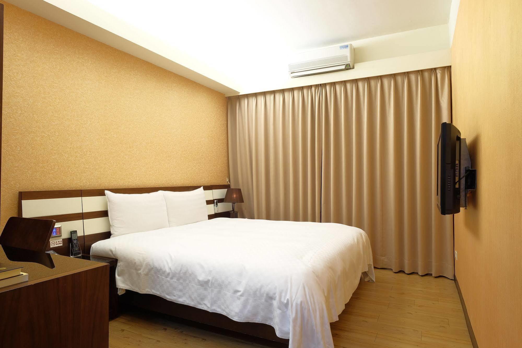 Talmud Hotel Gongyuan Taichung Eksteriør bilde